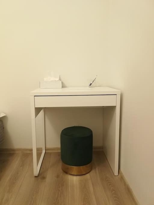 Uroczy, Jasny Apartament Oraz Bezplatny Parking! Apartment คราคูฟ ภายนอก รูปภาพ