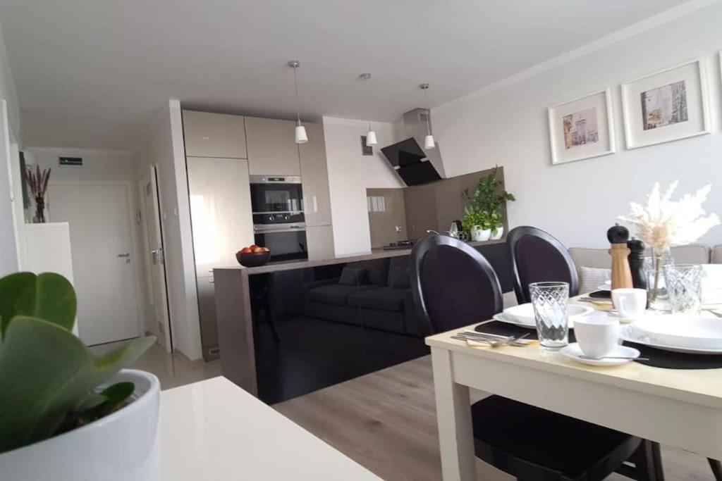 Uroczy, Jasny Apartament Oraz Bezplatny Parking! Apartment คราคูฟ ภายนอก รูปภาพ