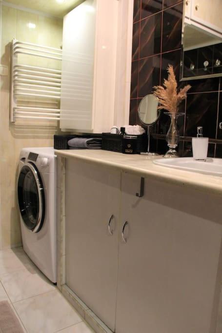 Uroczy, Jasny Apartament Oraz Bezplatny Parking! Apartment คราคูฟ ภายนอก รูปภาพ