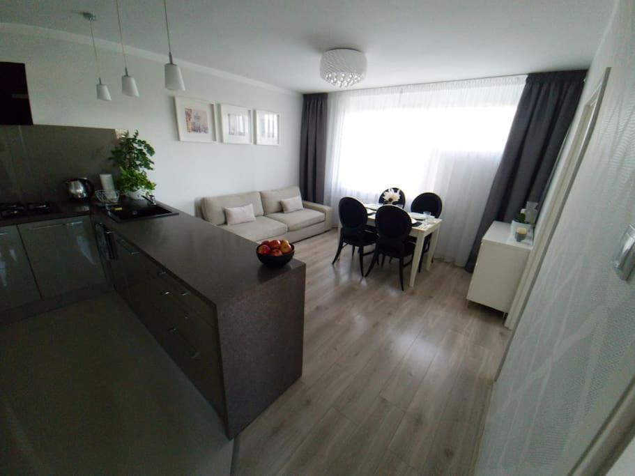Uroczy, Jasny Apartament Oraz Bezplatny Parking! Apartment คราคูฟ ภายนอก รูปภาพ